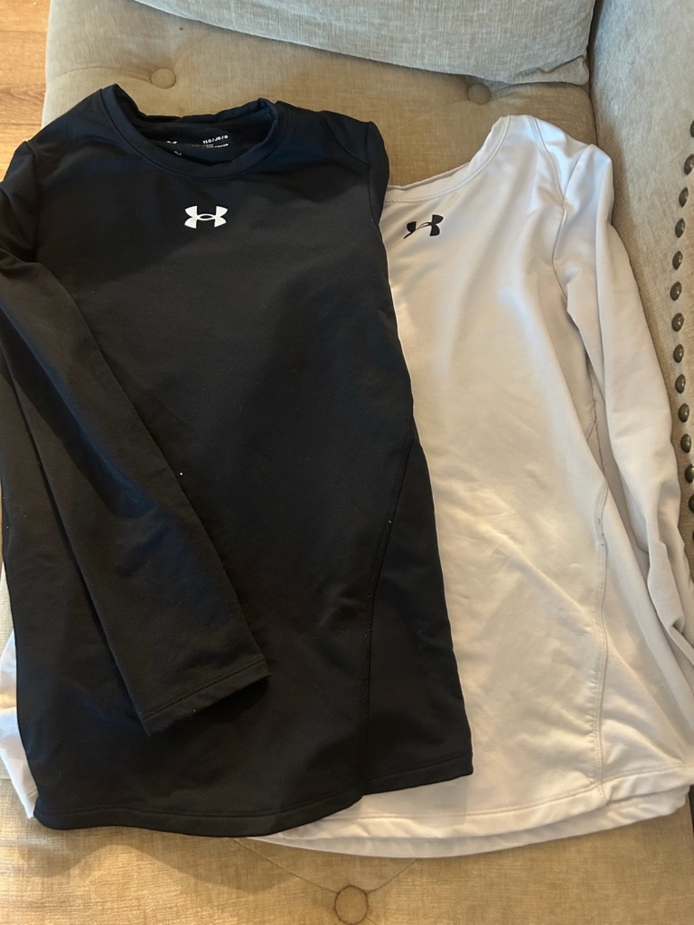 Under Armour Black and White Long Sleeve Performance Tops